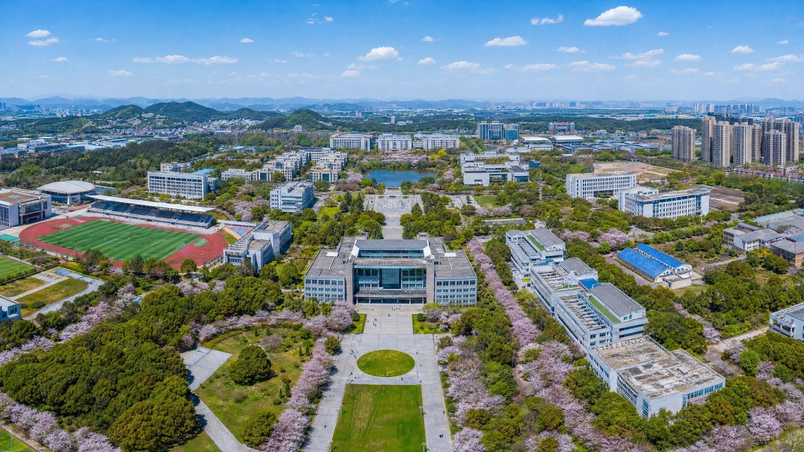 高清视频-航拍校园传媒视频